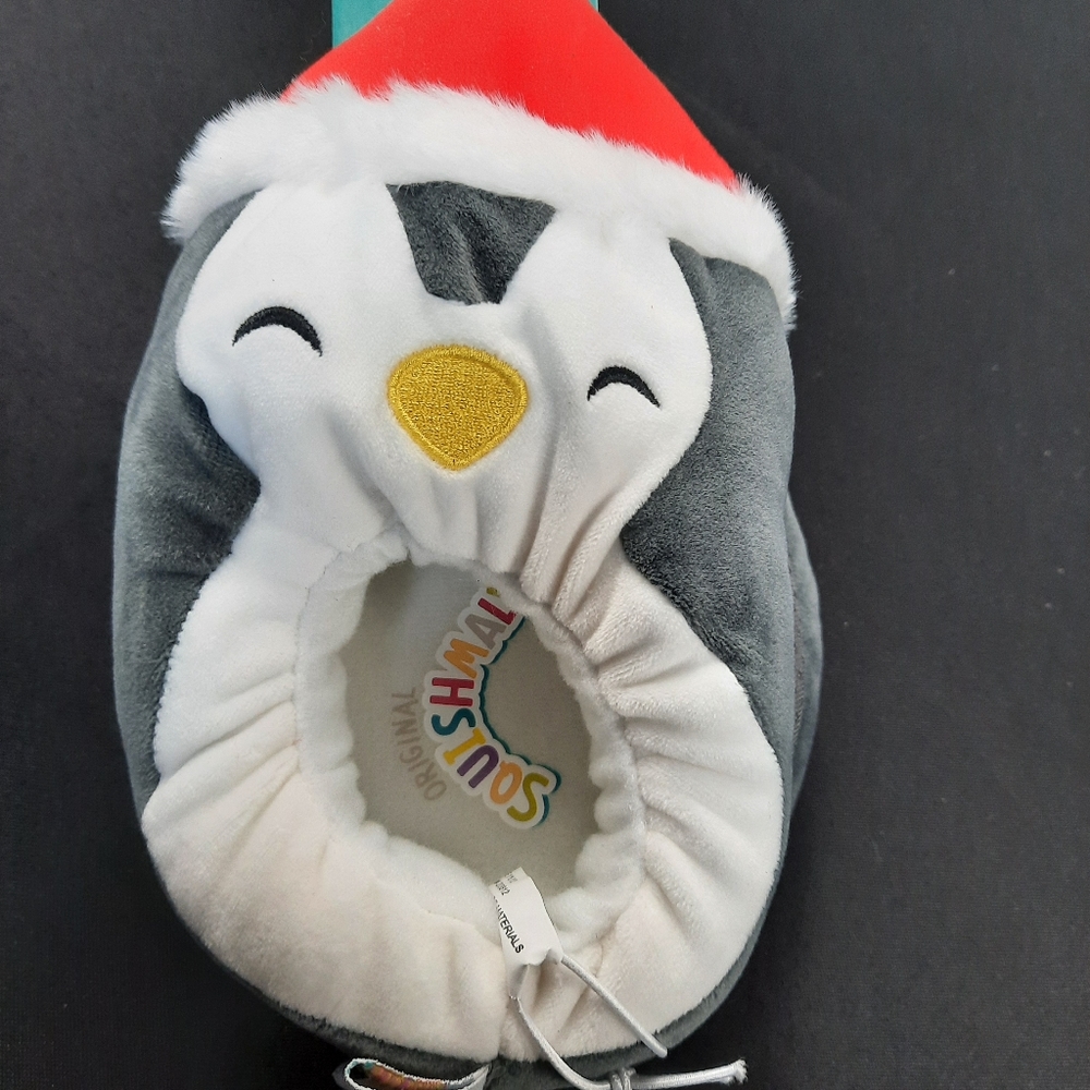 Squishmallows penguin Christmas holiday  slippers size 11/12